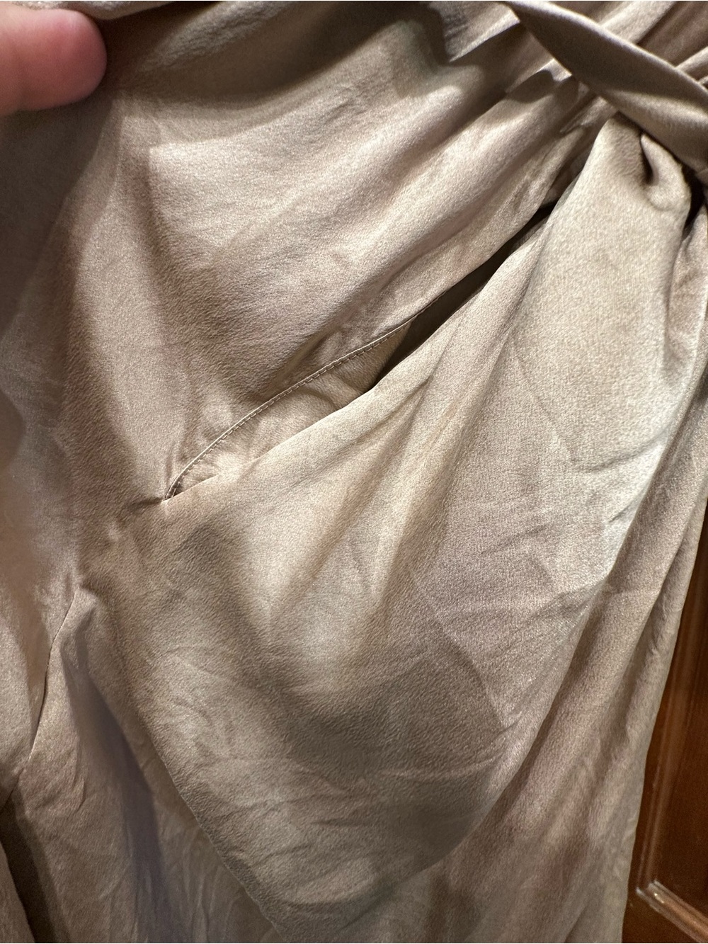 Lunya 100% Silk Tie-Waist Robe in Champagne - Women Intimates & Sleepwear Sz M - Picture 11 of 17
